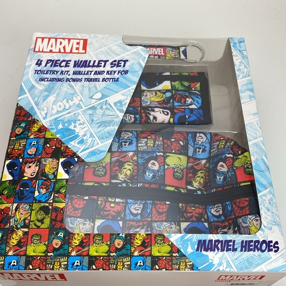 Marvel wallet, key fob, toiletry kit & travel bottle set NEW! 4 set - Picture 12 of 16